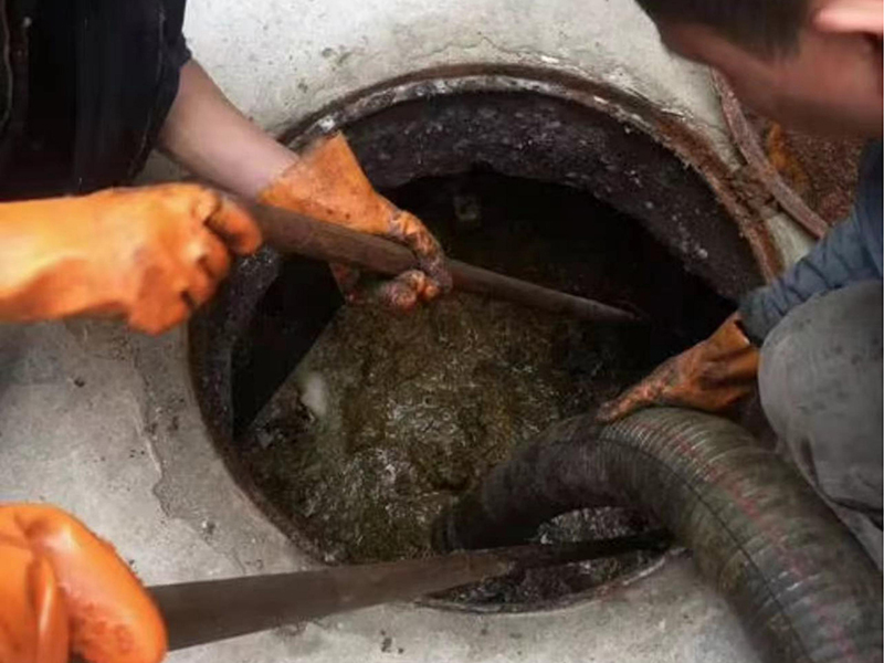 太湖清理化粪池时如何避免沼气的危害?